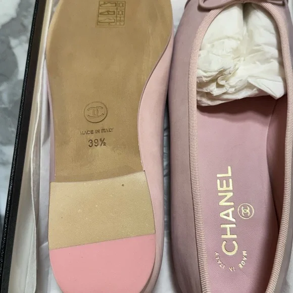 Brand New Never Worn Chanel Pink on Pink Suede Ballet Flats 39.5 - Picture 3 of 5